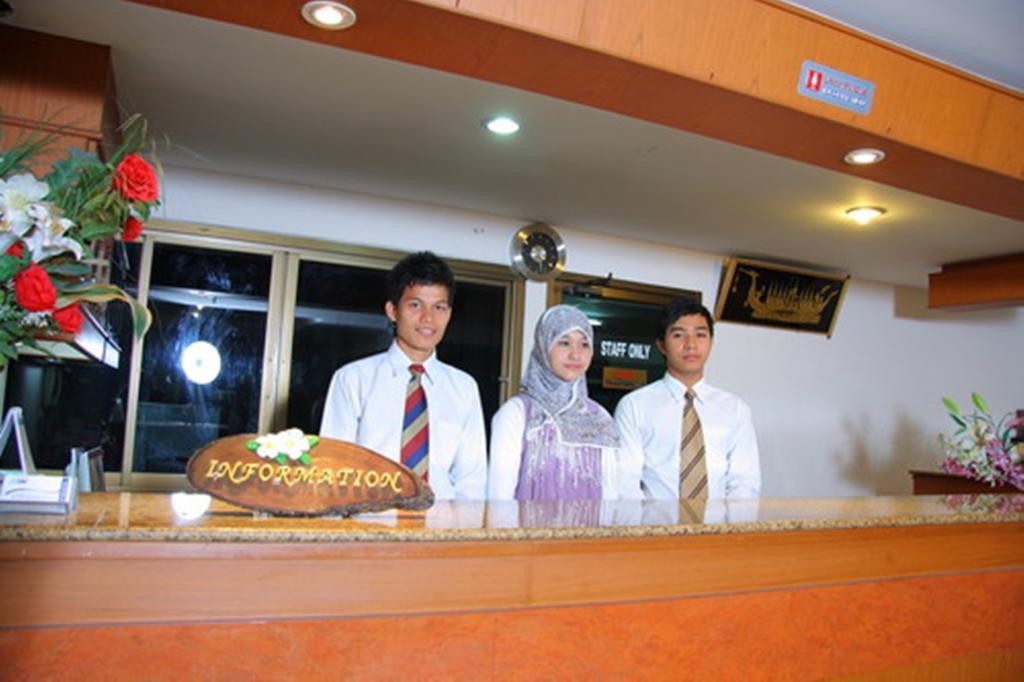 Js Tower Hotel Bangkok Bagian luar foto