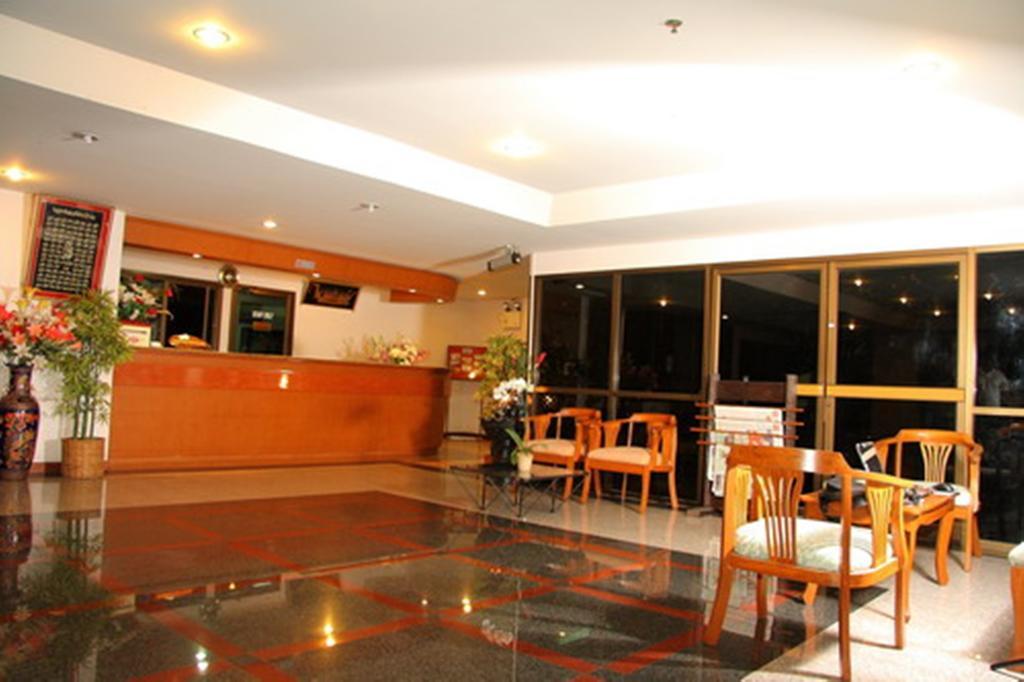 Js Tower Hotel Bangkok Bagian luar foto