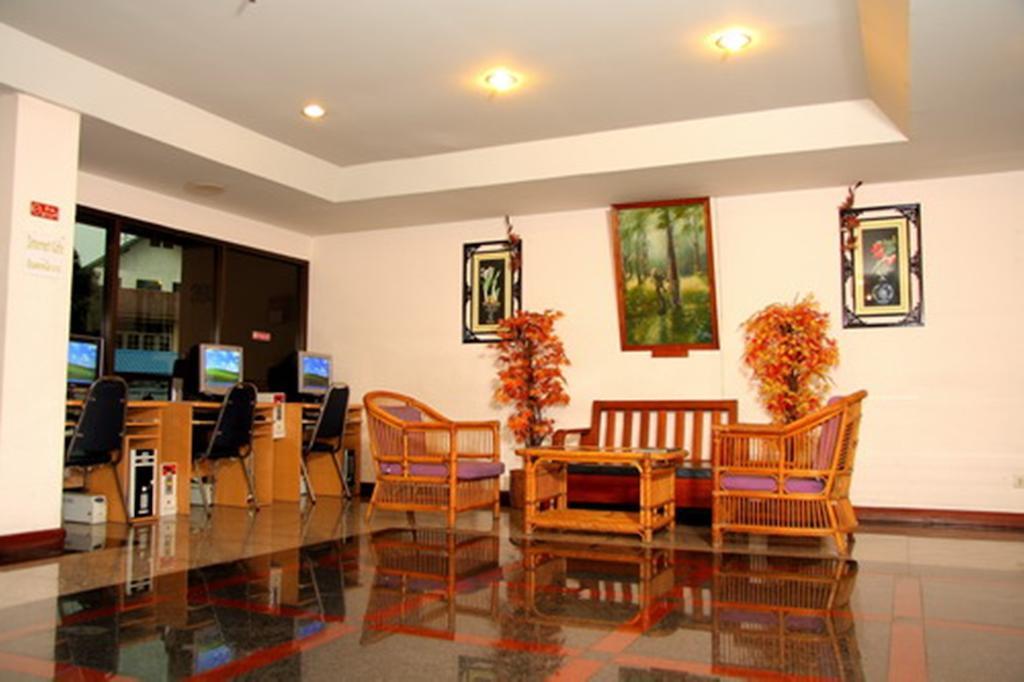Js Tower Hotel Bangkok Bagian luar foto